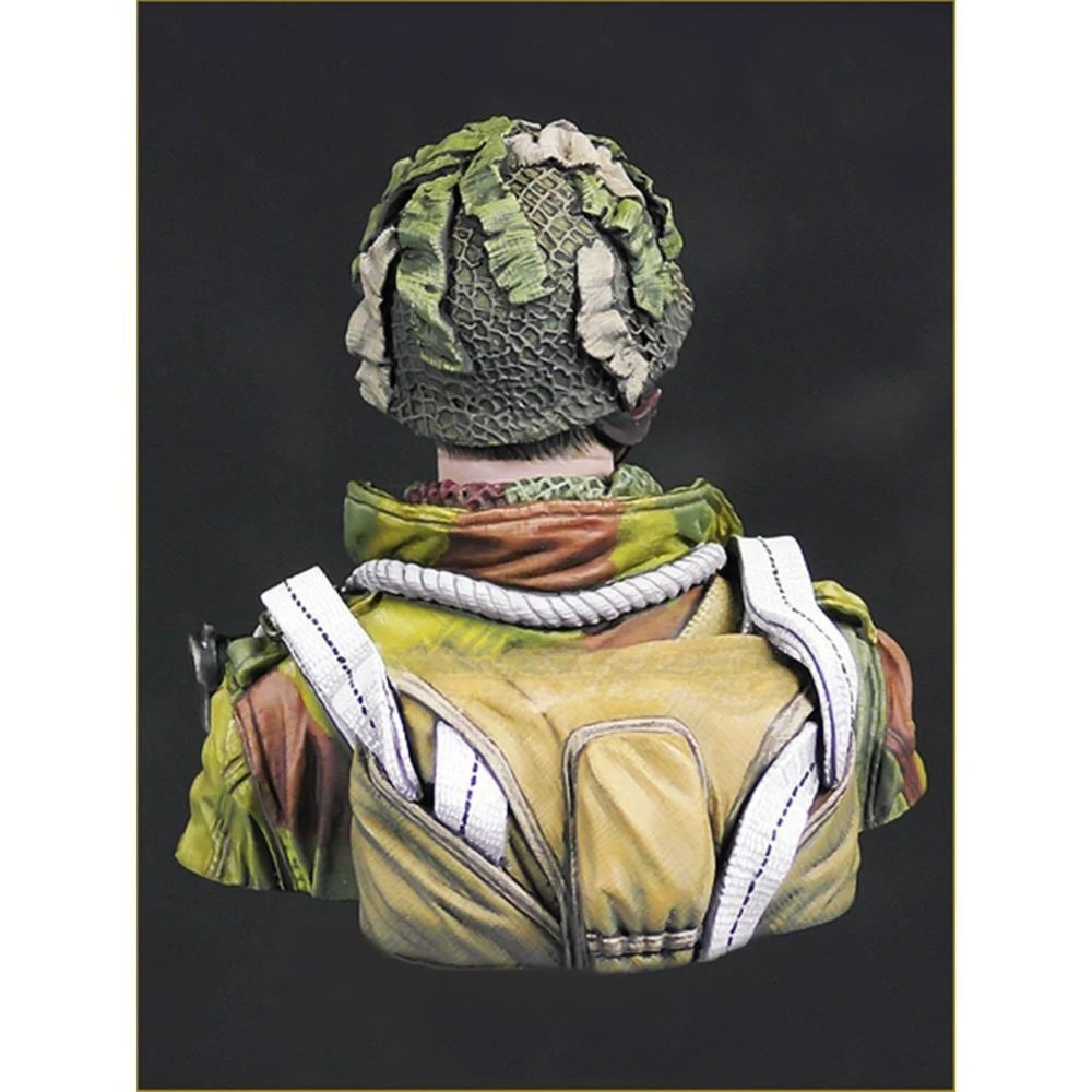 1/10 WWII British Paratrooper in Full Battle Order, Resin Model Bust Kit, Unassembled and Unpainted