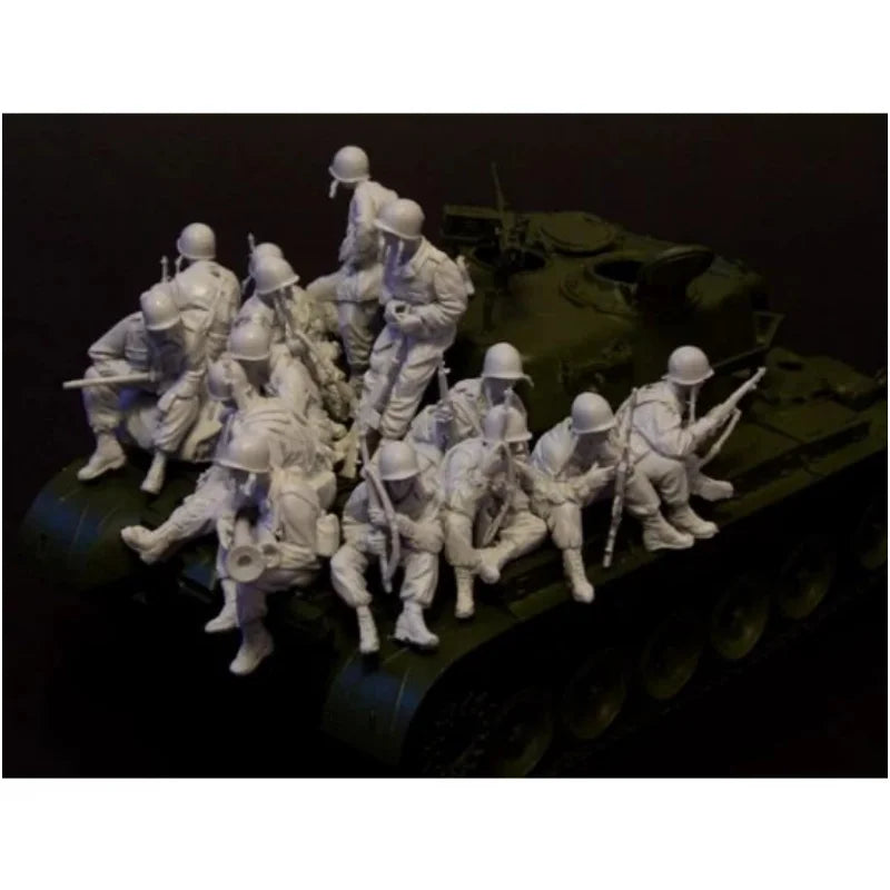 1/35 WWII German Combat Assault, 15 Figures, Resin Model Figure Kit, Unassembled and Unpainted