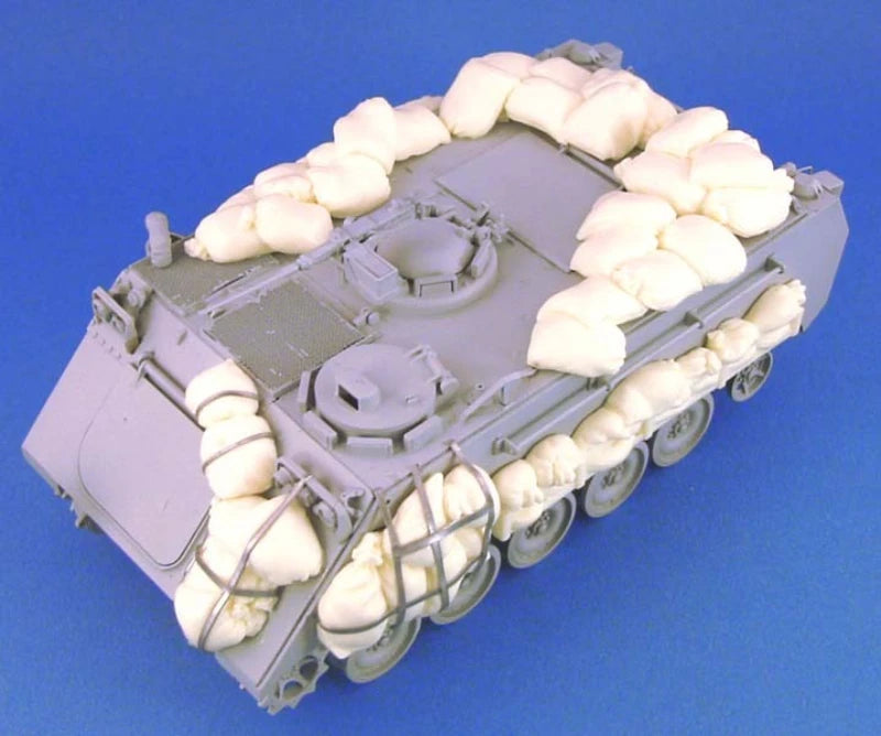 1/35 Cold War IDF M113 Armored Personnel Carrier, Resin Model Vehicle Kit, Unassembled and Unpainted