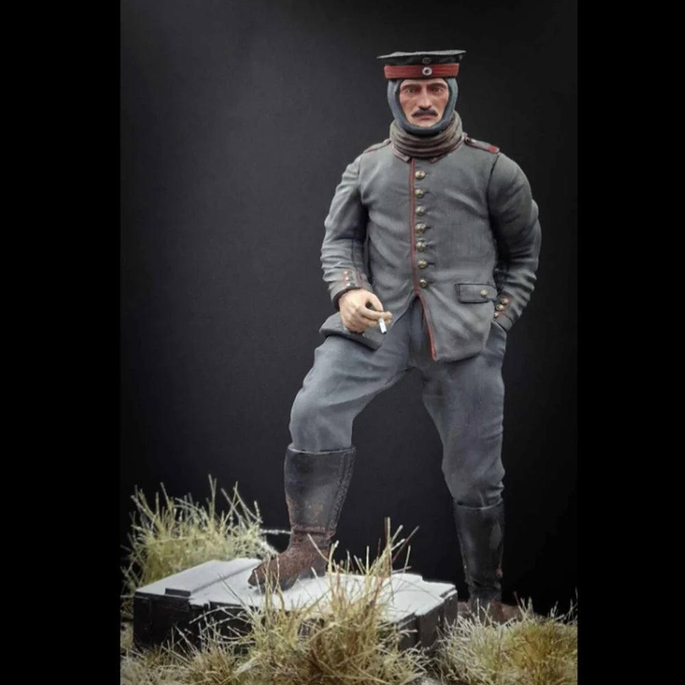 1/16 WWI Austro-Hungarian Officer at Ease with Peaked Cap, Resin Model Figure Kit, Unassembled and Unpainted