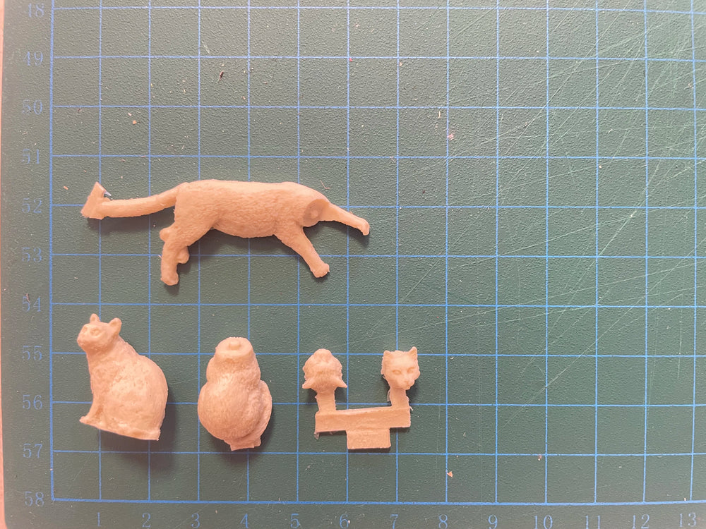 1/16 Domestic Cats, 3 Figures, Resin Model Creature Kit, Wildlife Theme, Unassembled and Unpainted