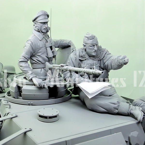 1/16 WWII German Military, 2 Figures, Resin Model Figure Kit, Unassembled and Unpainted