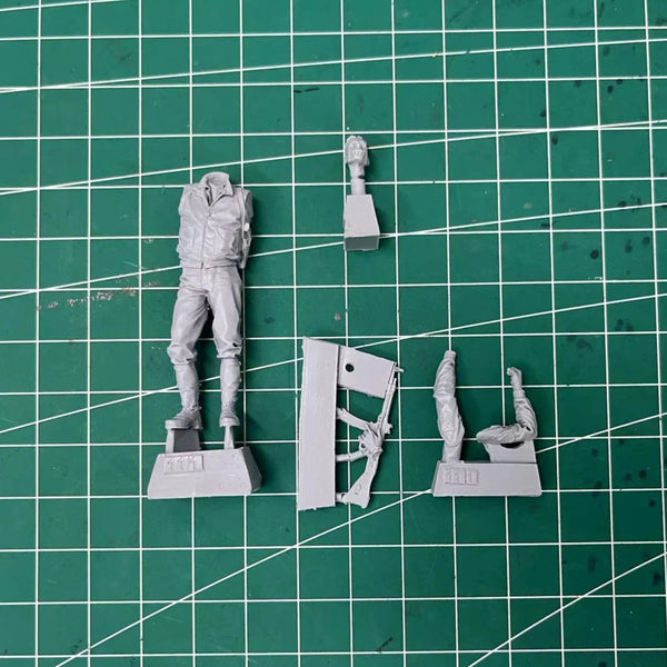 1/35 WWII U.S. Tank Commander, Resin Model Figure Kit, Unassembled and Unpainted