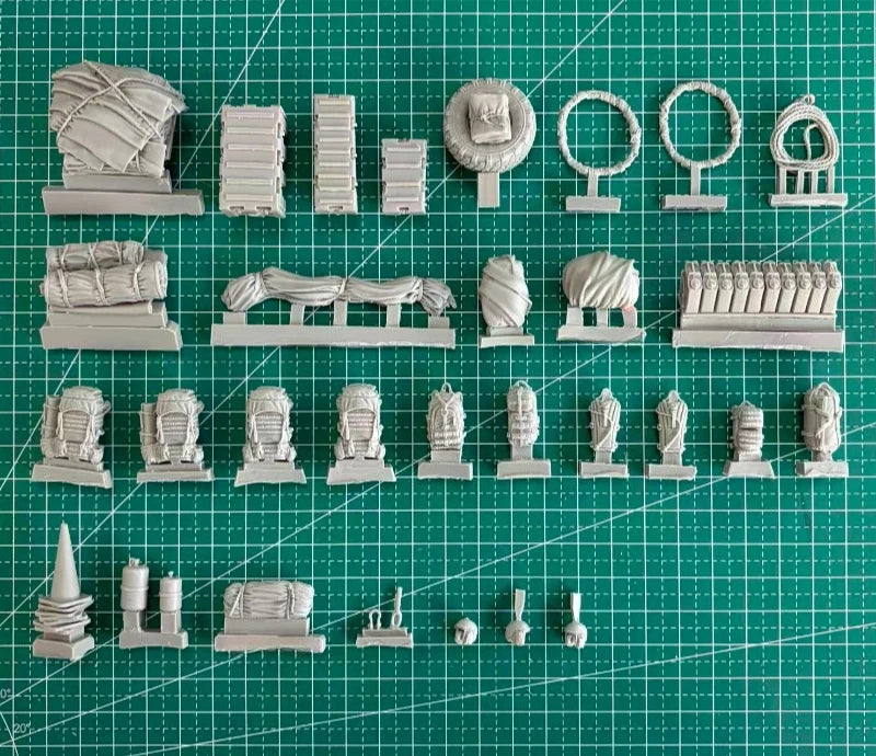 1/35 Cold War LAV-C2 Armored Personnel Carrier, 12 Figures, Resin Model Vehicle Kit, Unassembled and Unpainted