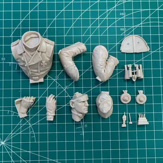 1/10 WWII German Panzer Officer, Resin Model Bust Kit, Unassembled and Unpainted