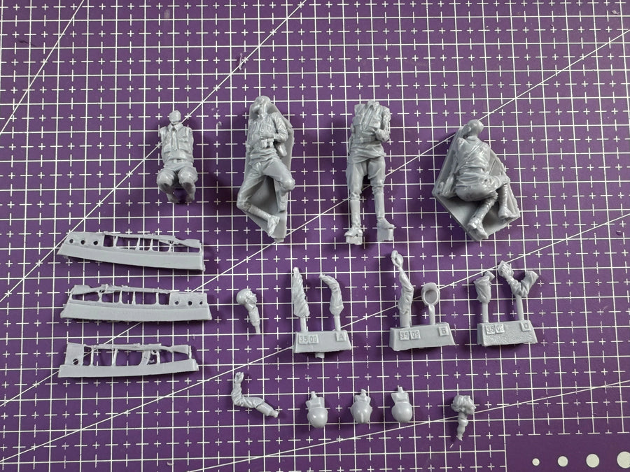 WWII German Infantry and Halftrack 4-Figure Set 1/35 Resin Kit - unpainted resin model kit