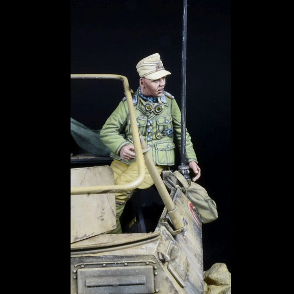1/35 WWII German Afrikakorps NCO, Resin Model Figure Kit, Unassembled and Unpainted