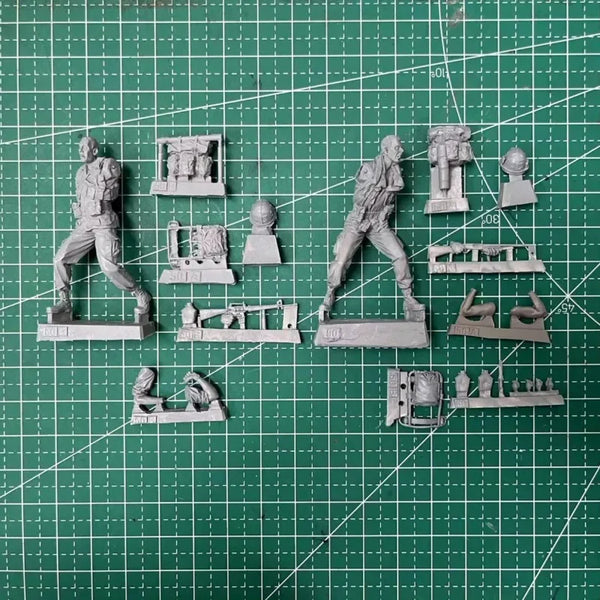 1/35 WWII US Infantry Pacific, 2 Figures, Resin Model Figure Kit, Unassembled and Unpainted