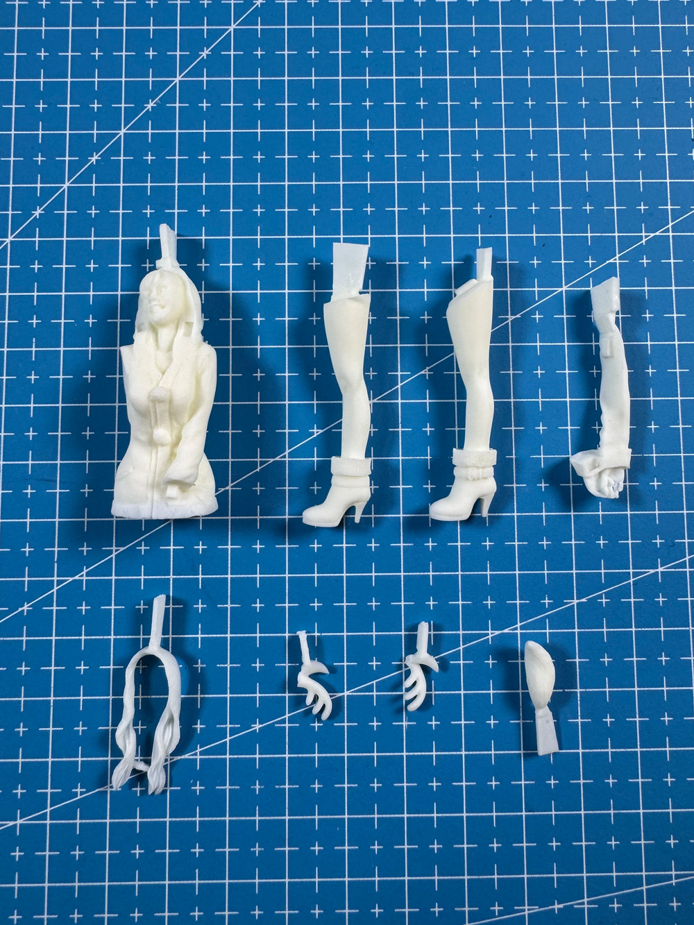1/20 Christmas Girl with Reindeer Antlers, Resin Model Figure Kit, Anime Theme, Unassembled and Unpainted