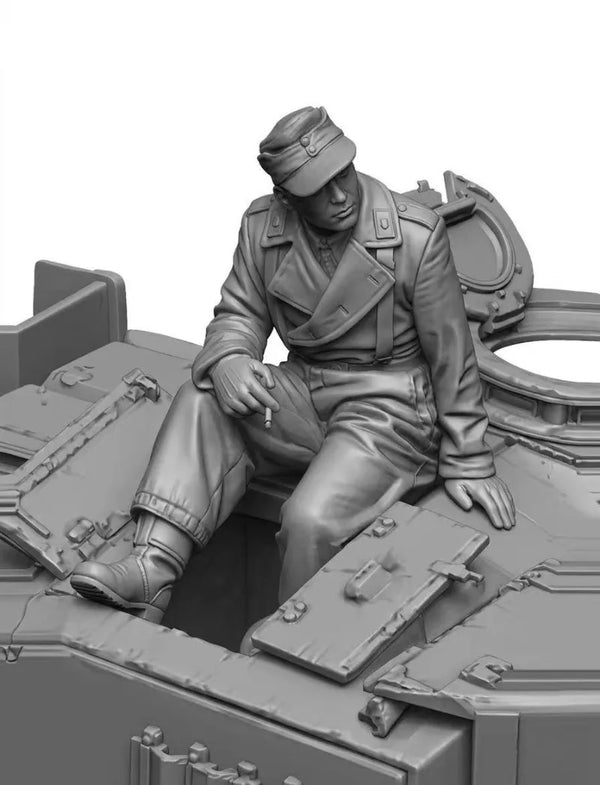 1/35 WWII German Assault Gun Crew Soldier, Resin Model Figure Kit, Unassembled and Unpainted