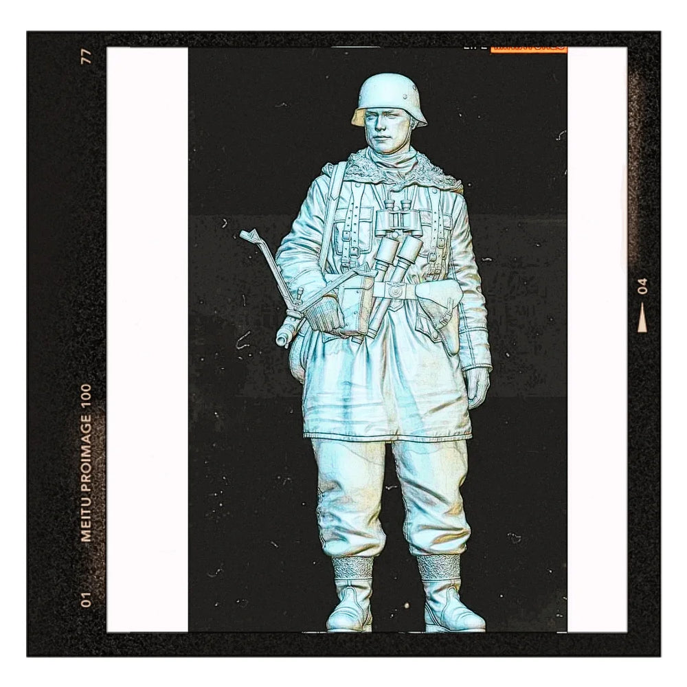 1/16 WWII German Infantry with MP40 and Gas Mask, Resin Model Figure Kit, Unassembled and Unpainted