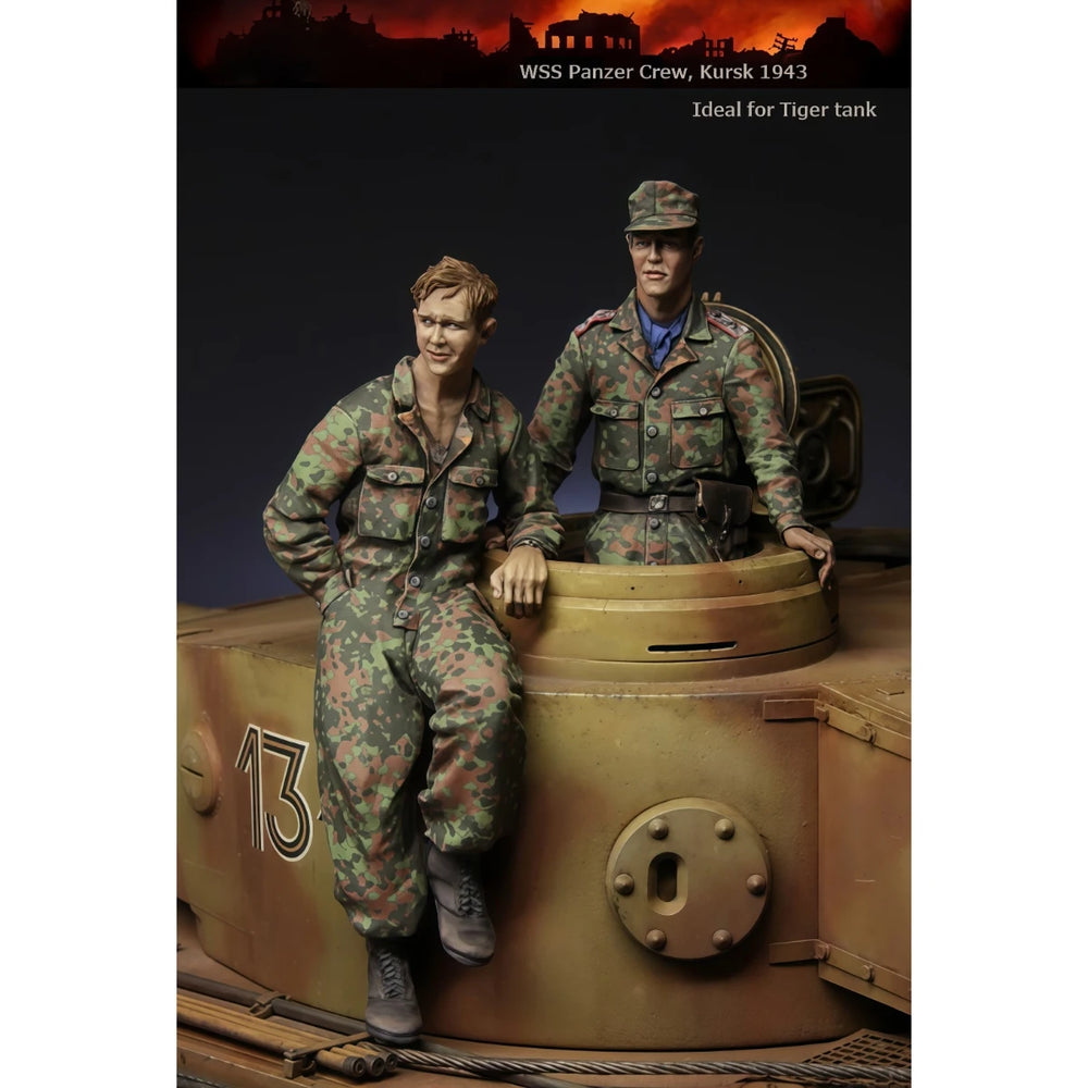1/35 WWII German Tiger Tank Crew Kursk 1943, 2 Figures, Resin Model Figure Kit, Unassembled and Unpainted