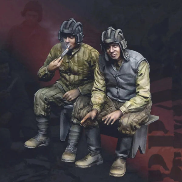 1/35 WWII Soviet Tank Crew Resting, 2 Figures, Resin Model Figure Kit, Unassembled and Unpainted