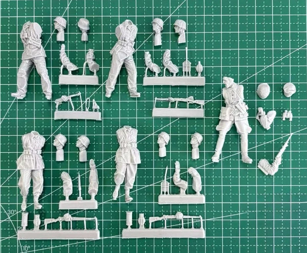 1/35 WWII German Supply Wagon with Horse & Crew, 5 Figures, Resin Model Figure Kit, Unassembled and Unpainted
