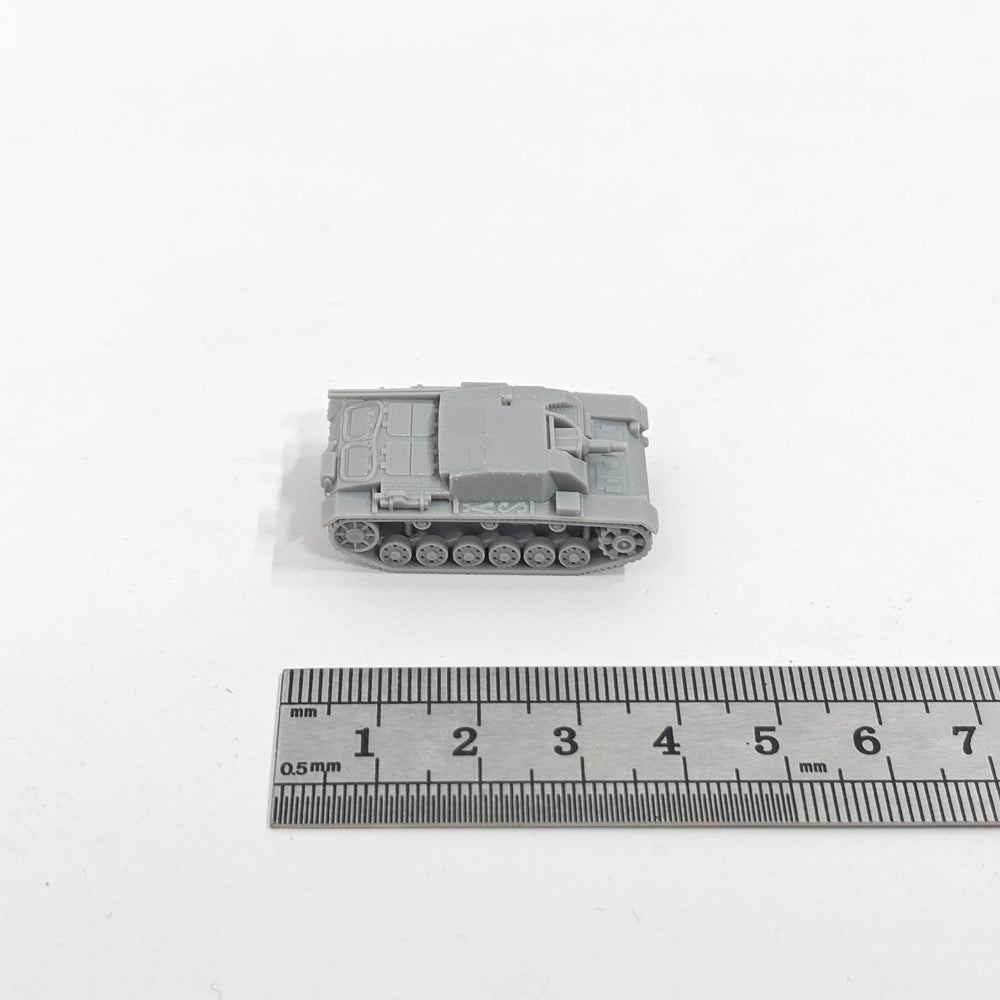 1/144 WWII German Sturmgeschütz III Ausf. B, Resin Model Vehicle Kit, Unassembled and Unpainted