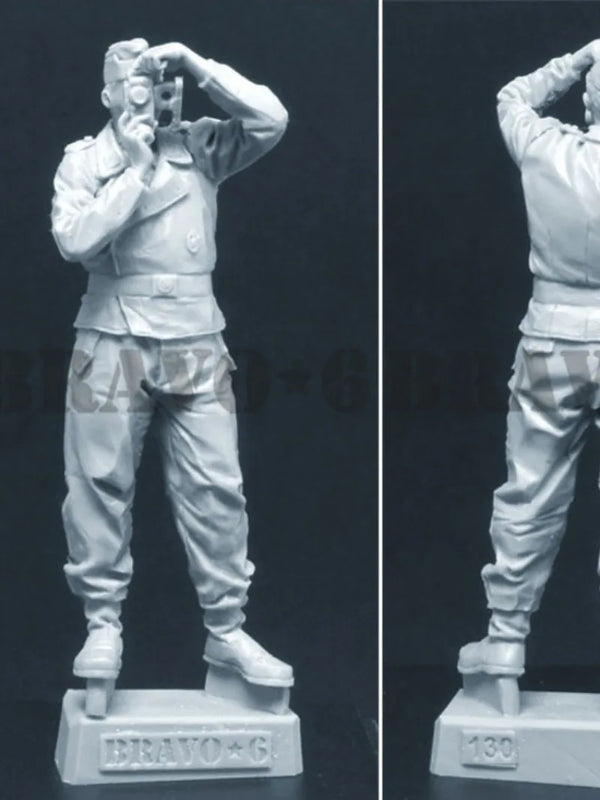 1/35 WWII Soviet Tank Commander with Binoculars, Resin Model Figure Kit, Unassembled and Unpainted
