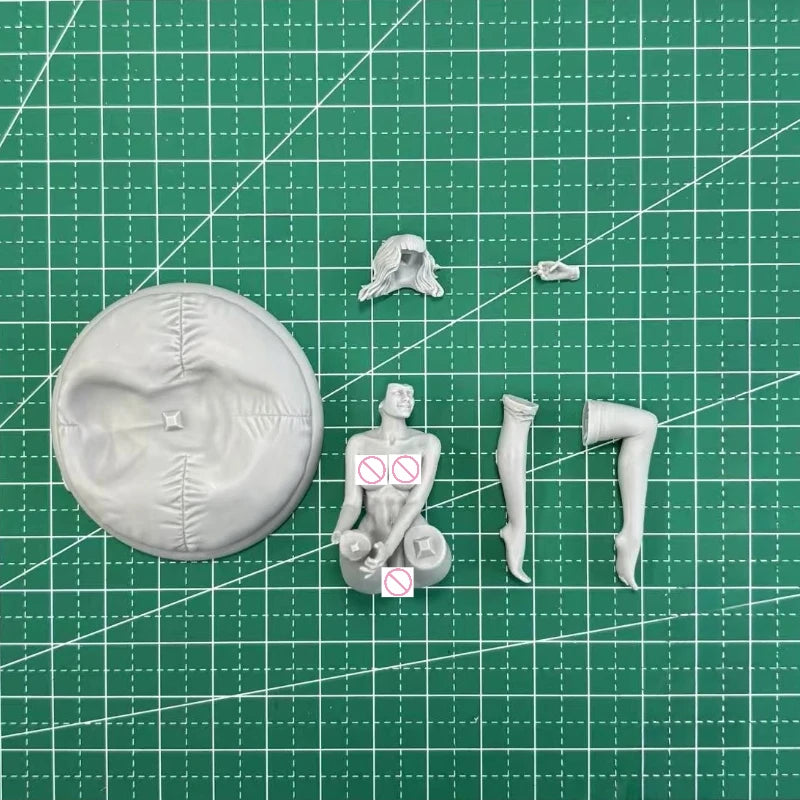 1/24 Classic Pin-up Reclining with Bat, Resin Model Figure Kit, Unassembled and Unpainted