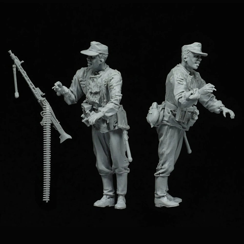 1/35 WWII German MG Gunner in Splinter Camouflage, Resin Model Figure Kit, Unassembled and Unpainted