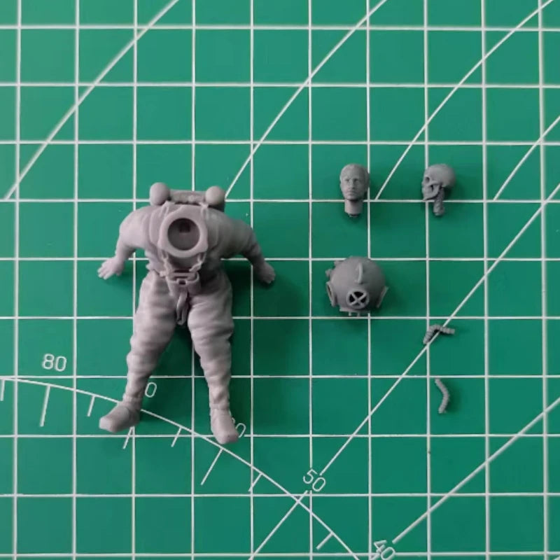 1/35 WWI German Naval Diver, Resin Model Figure Kit, Unassembled and Unpainted