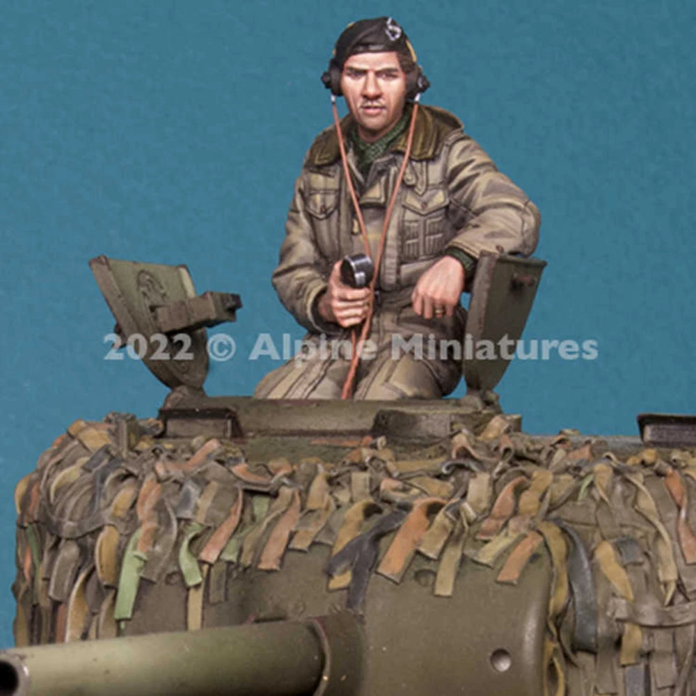 1/35 WWII British Tank Crew with Infantry Riflemen, 2 Figures, Resin Model Figure Kit, Unassembled and Unpainted