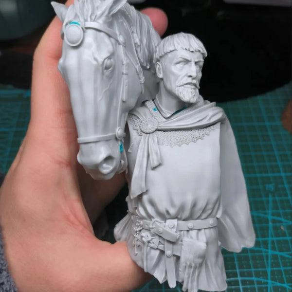 1/10 Medieval Knight Maltese Cross, Resin Model Bust Kit, Unassembled and Unpainted