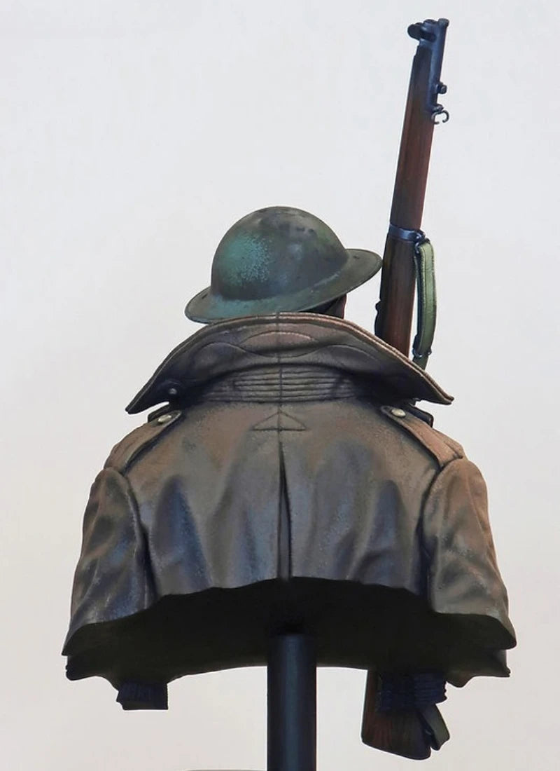 1/10 WWI British Soldier Reading Letter, Resin Model Bust Kit, Unassembled and Unpainted