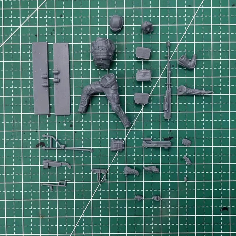 1/35 Modern Special Forces Helicopter Crew, 2 Figures, Resin Model Figure Kit, Unassembled and Unpainted
