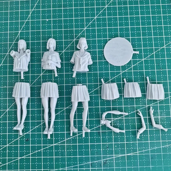 1/24 Modern School Uniform Photography Scene, 4 Figures, Resin Model Figure Kit, Unassembled and Unpainted