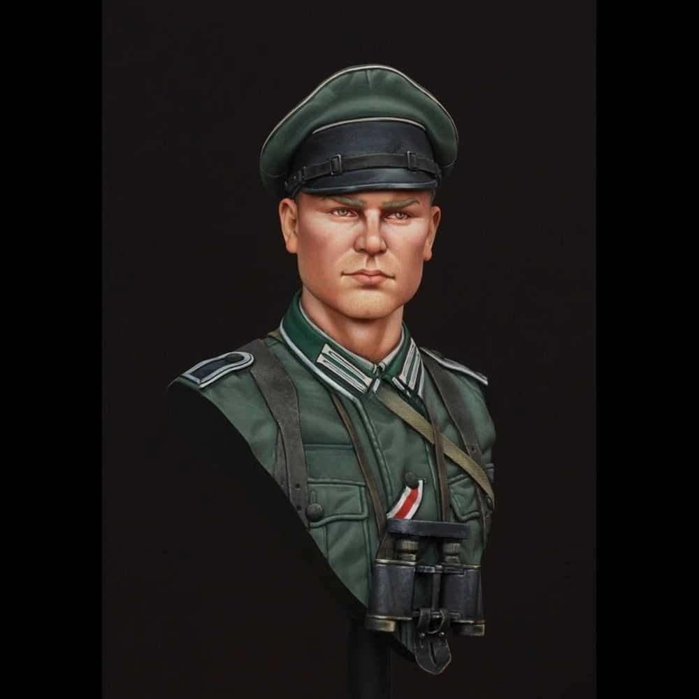1/10 WWII German Officer in Peaked Cap with Decorations, Resin Model Bust Kit, Unassembled and Unpainted