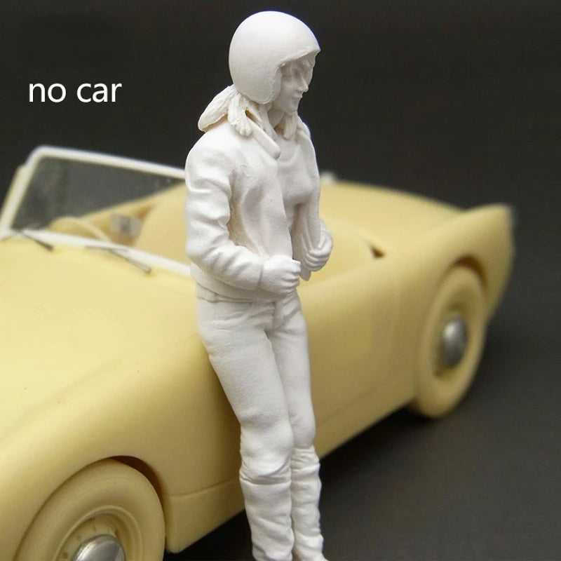 1/35 1950s Civilian Female, Resin Model Figure Kit, Historical Theme, Unassembled and Unpainted
