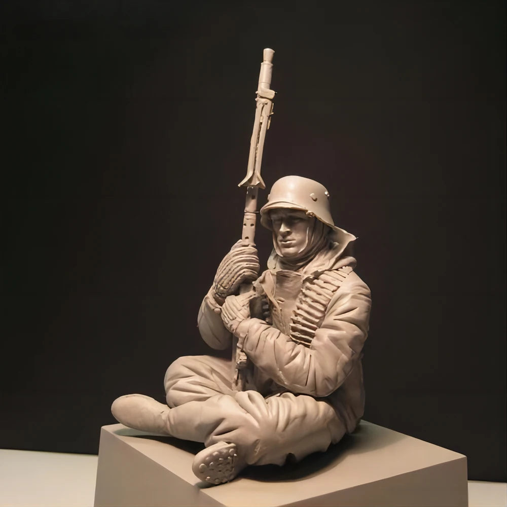 1/16 WWII German Infantryman Kneeling with Rifle and Ammo Bandolier, Resin Model Figure Kit, Unassembled and Unpainted
