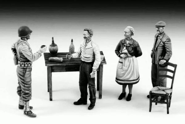 1/35 WWII Military Command Staff in Dress Uniforms, 5 Figures, Resin Model Figure Kit, Unassembled and Unpainted