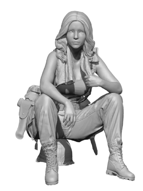1/35 Modern Female Tactical Operator Crouching Alert, Resin Model Figure Kit, Unassembled and Unpainted