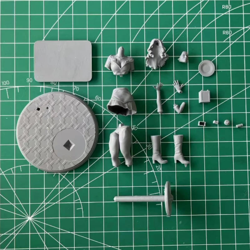 1/24 Waitress with Accessories, Resin Model Figure Kit, Unassembled and Unpainted