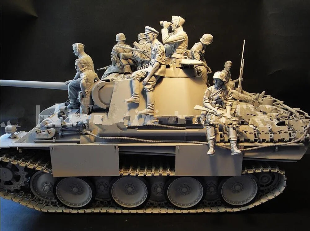 1/16 WWII Allied Tank Crew, 11 Figures, Resin Model Diorama Kit, Unassembled and Unpainted