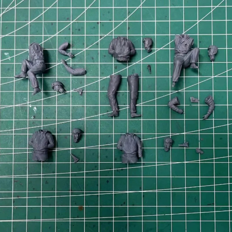 1/35 WWII US Tank Crew at Rest, 5 Figures, Resin Model Figure Kit, Unassembled and Unpainted