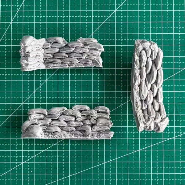 1/35 Sandbag Pile, Resin Model Terrain Kit, Military Theme, Unpainted