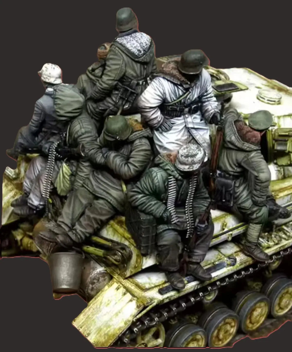 1/35 Modern Tactical Soldiers with Combat Gear, 8 Figures, Resin Model Figure Kit, Unassembled and Unpainted