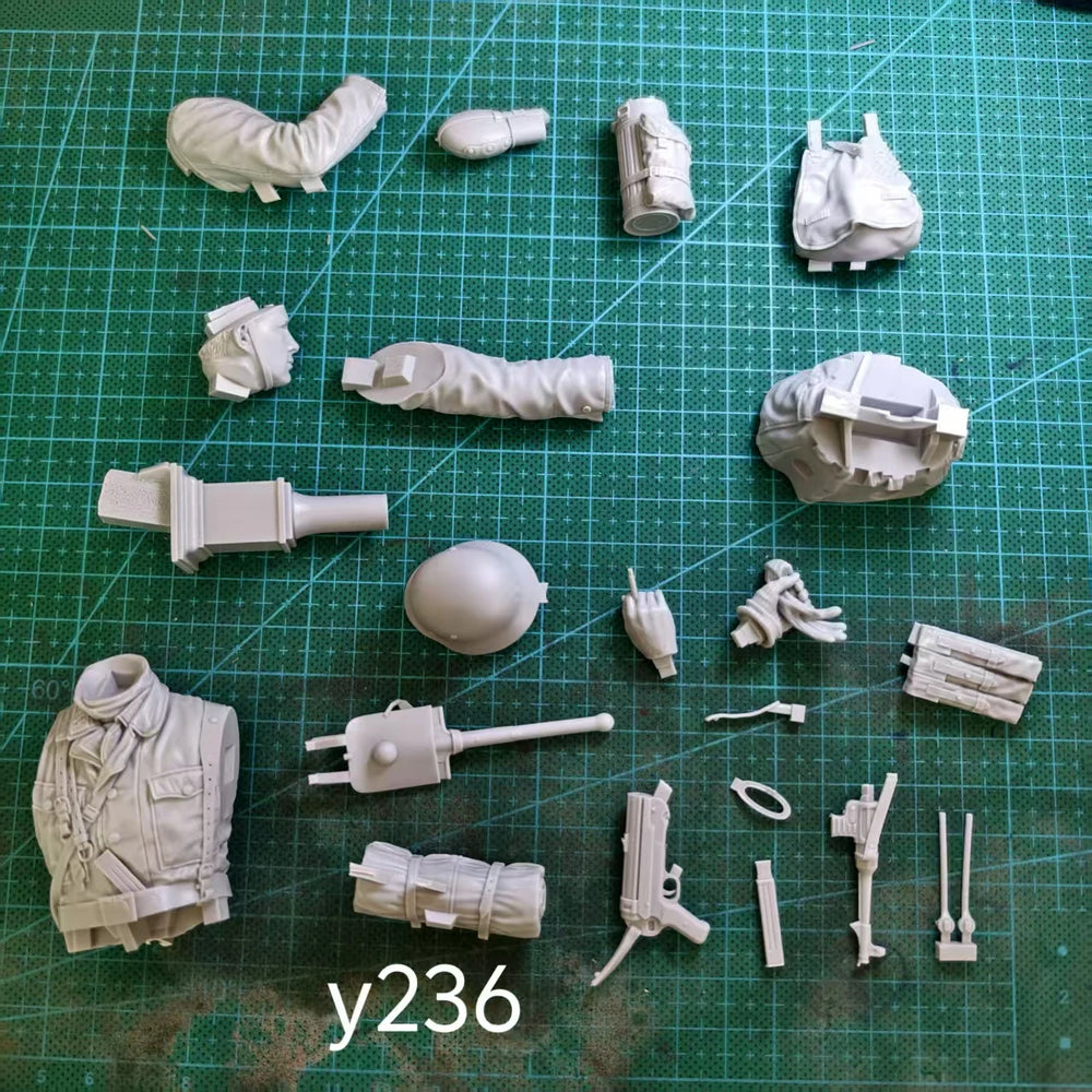 1/10 WWII German Rifleman with Gas Mask Canister, Resin Model Bust Kit, Unassembled and Unpainted