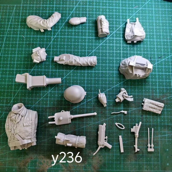 1/10 WWII German Rifleman with Gas Mask Canister, Resin Model Bust Kit, Unassembled and Unpainted