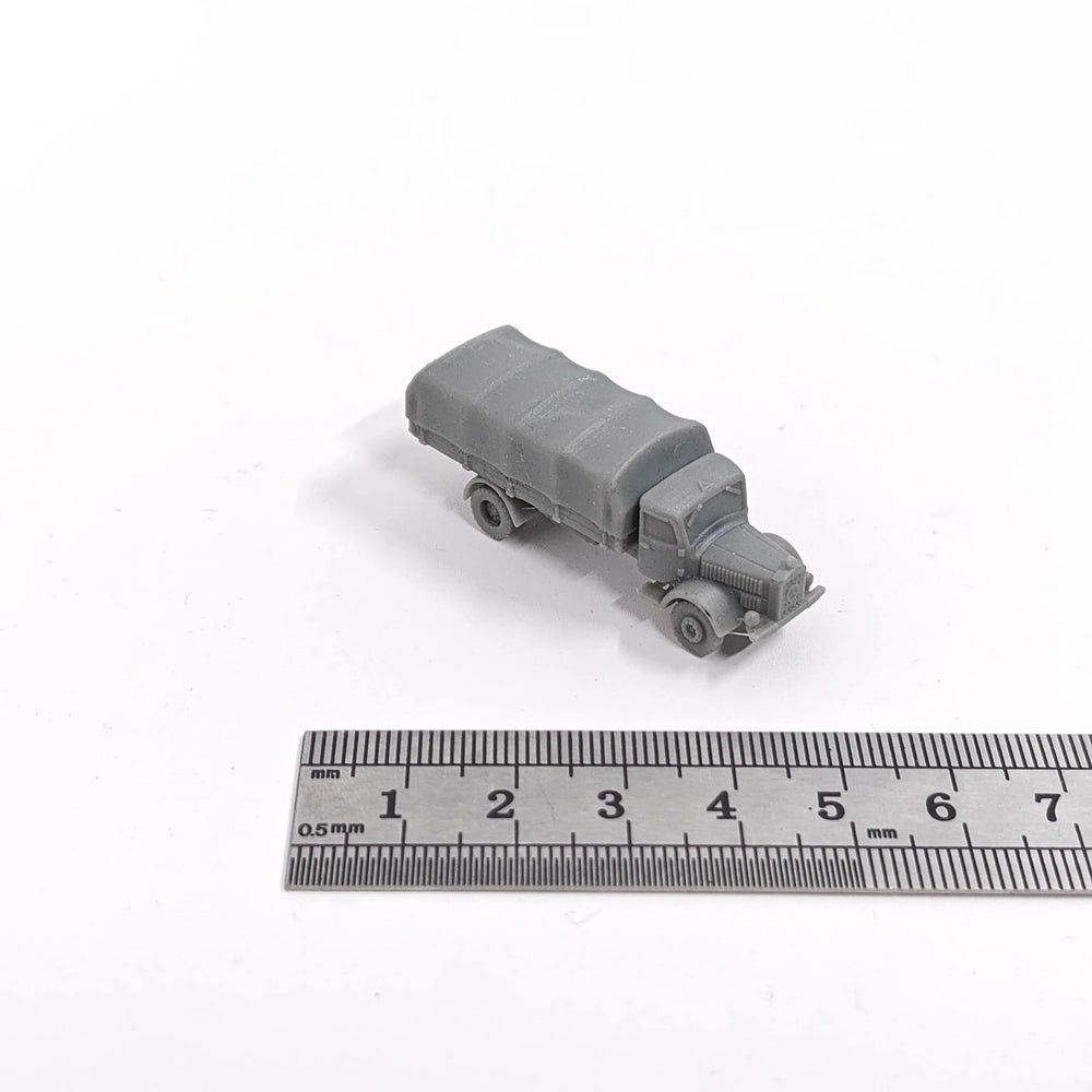 1/144 WWII German L4500 Military Truck, Resin Model Vehicle Kit, Unassembled and Unpainted