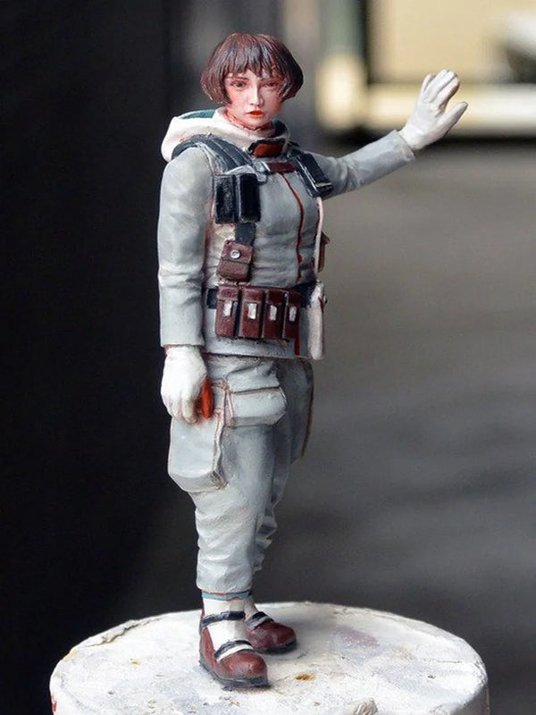 1/20 Female Sci-Fi Soldier with Raised Hand, Resin Model Figure Kit, Sci-Fi Theme, Unassembled and Unpainted