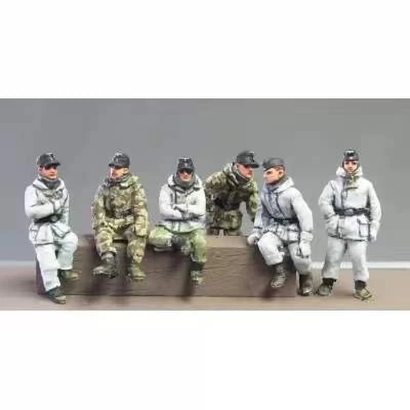 1/72 Modern Winter Combat Tank Crew, 6 Figures, Resin Model Figure Kit, Unassembled and Unpainted