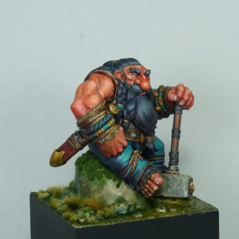 60mm Medieval Dwarf Champion with Two-Handed Maul, Resin Model Figure Kit, Unassembled and Unpainted