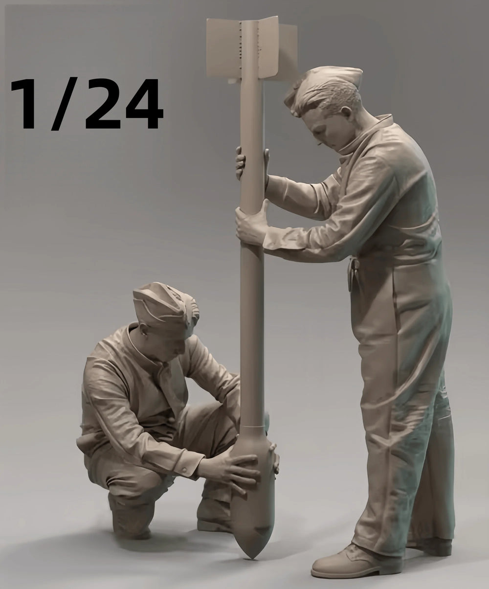 1/24 WWII Royal Air Force Ground Crew, 2 Figures, Resin Model Figure Kit, Unassembled and Unpainted
