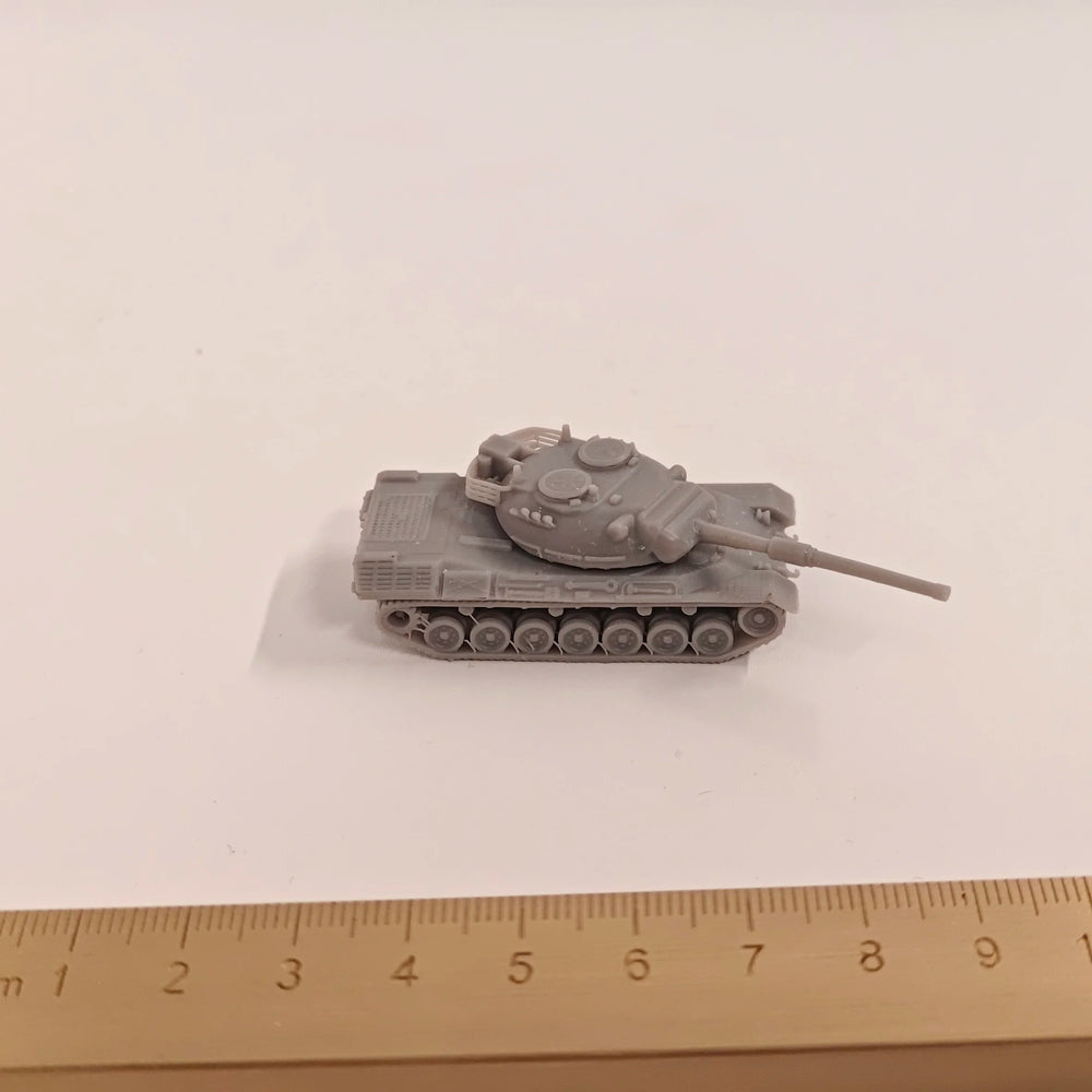1/144 Cold War Leopard I Main Battle Tank, Resin Model Vehicle Kit, Unassembled and Unpainted