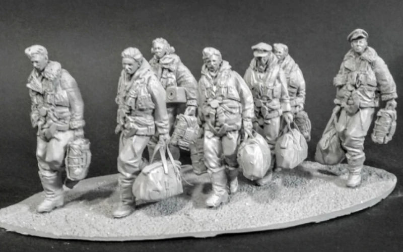 1/32 WWII Allied Bomber Crew Set, 7 Figures, Resin Model Figure Kit, Unassembled and Unpainted