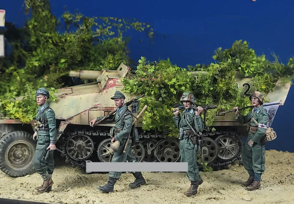 1/35 WWII German Motorcycle Unit, 4 Figures, Resin Model Figure Kit, Unassembled and Unpainted
