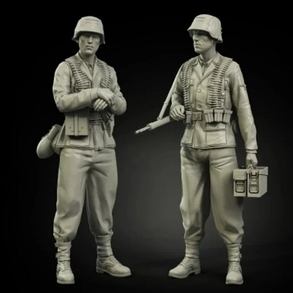 1/35 WWII German Infantry with Ammunition Bandoliers, 2 Figures, Resin Model Figure Kit, Unassembled and Unpainted