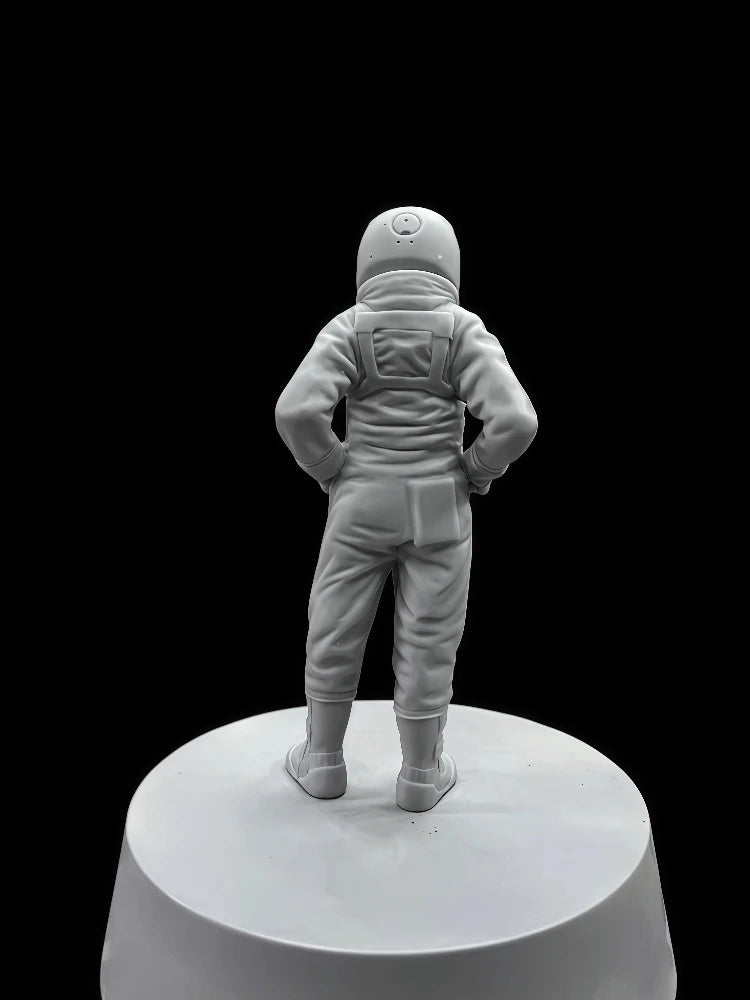 1/20 Space Astronaut EVA Spacesuit, Resin Model Figure Kit, Sci-Fi Theme, Unassembled and Unpainted